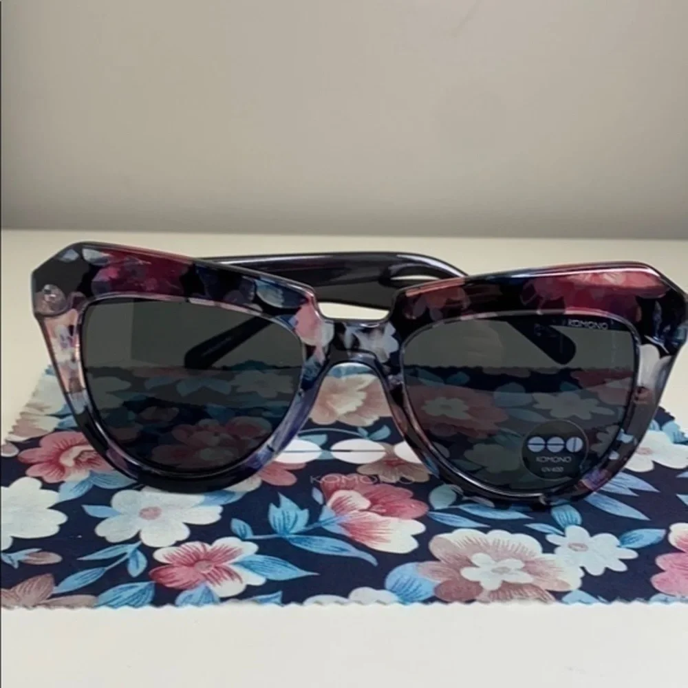 Komono New Stella Floral Sunglasses